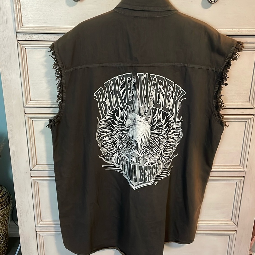 Men’s distressed biker wear bike week cut off sleeve muscle button shirt large